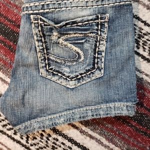 Silver brand denim shorts sz 6